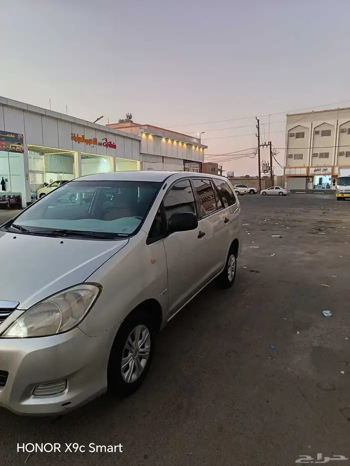 انوفا للبيع موديل 2010 5