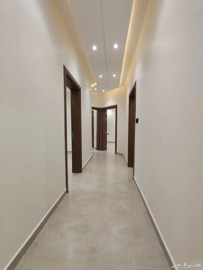 للبيع بأبها شقق تمليك علوي ب 500 الف بسطح خاص ومصعد شغال 16