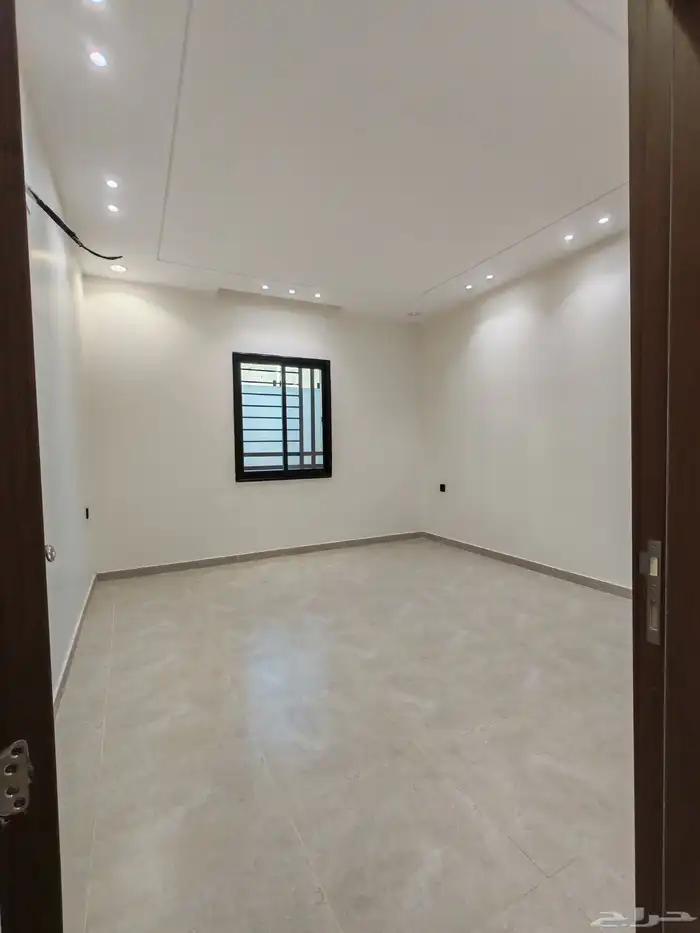 للبيع بأبها شقق تمليك علوي ب 500 الف بسطح خاص ومصعد شغال 17