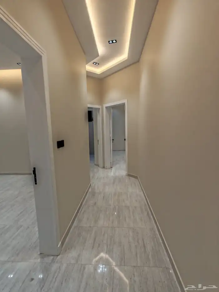 للبيع دور ارضي 6 غرف بحوش مدخل مستقل مقابل نادي ضمك 14