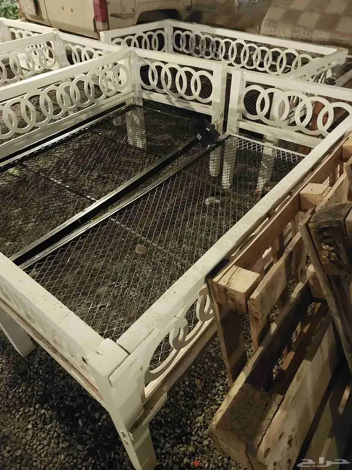 7 كراسي مدمج خشب مع حديد مستخدمه 1