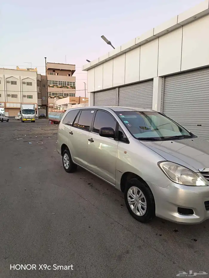 انوفا للبيع موديل 2010 4