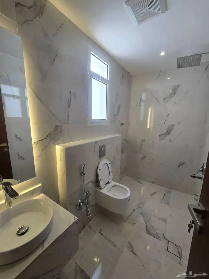 للبيع فيلا دورين وملحق كامل خدمات 7 غرف نوم 20