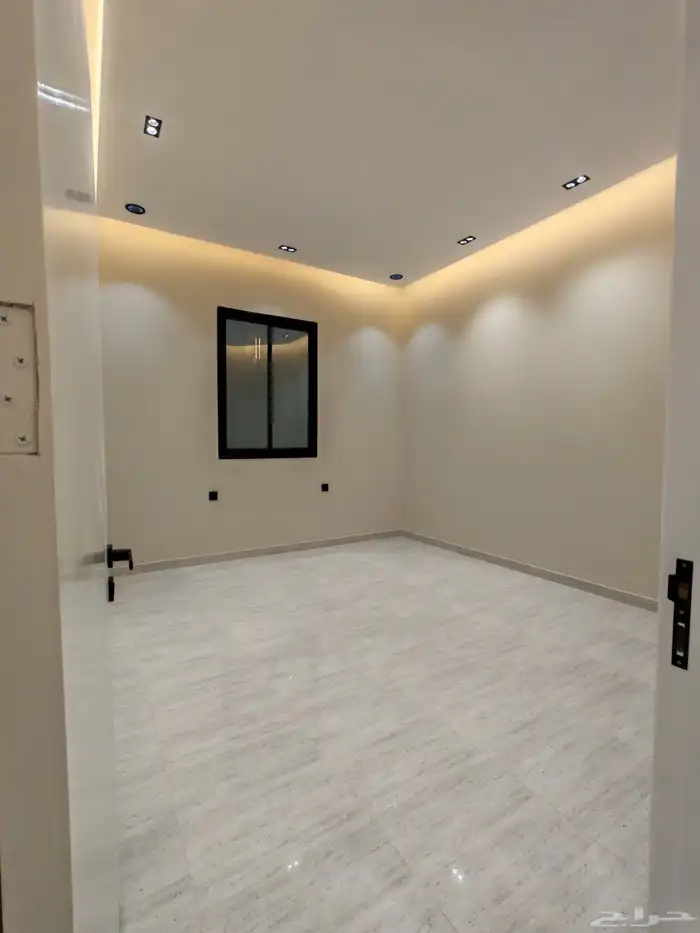 للبيع دور ارضي 6 غرف بحوش مدخل مستقل مقابل نادي ضمك 16