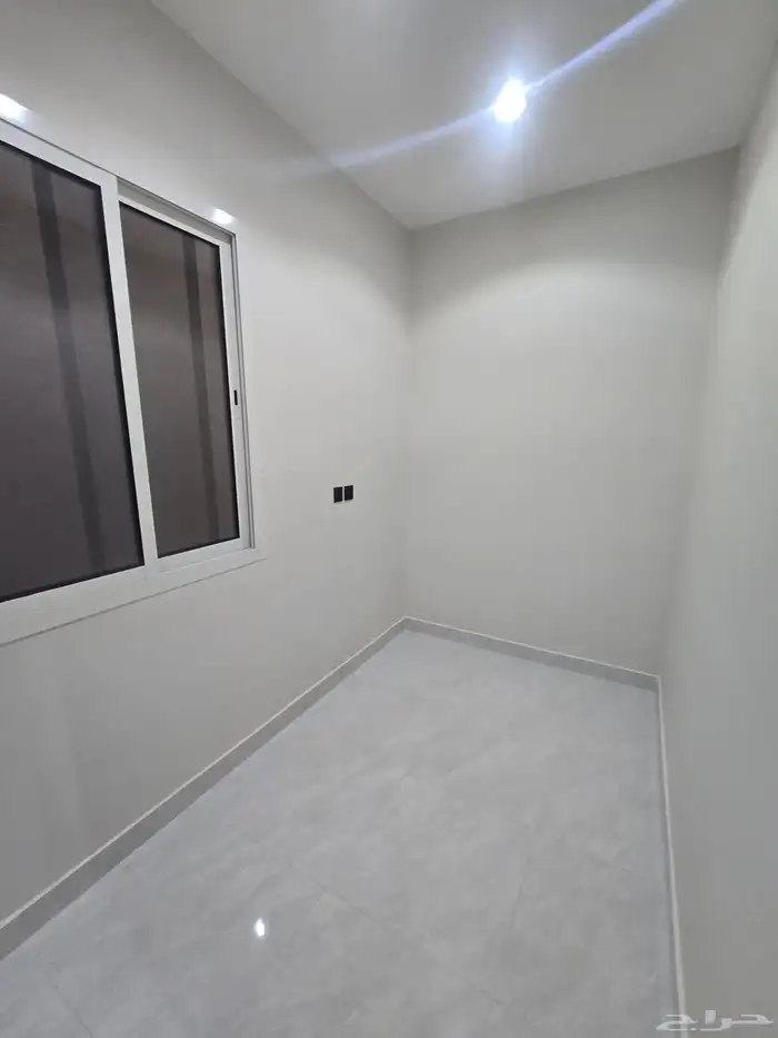 للبيع فيلا دورين وملحق كامل خدمات 7 غرف نوم 21