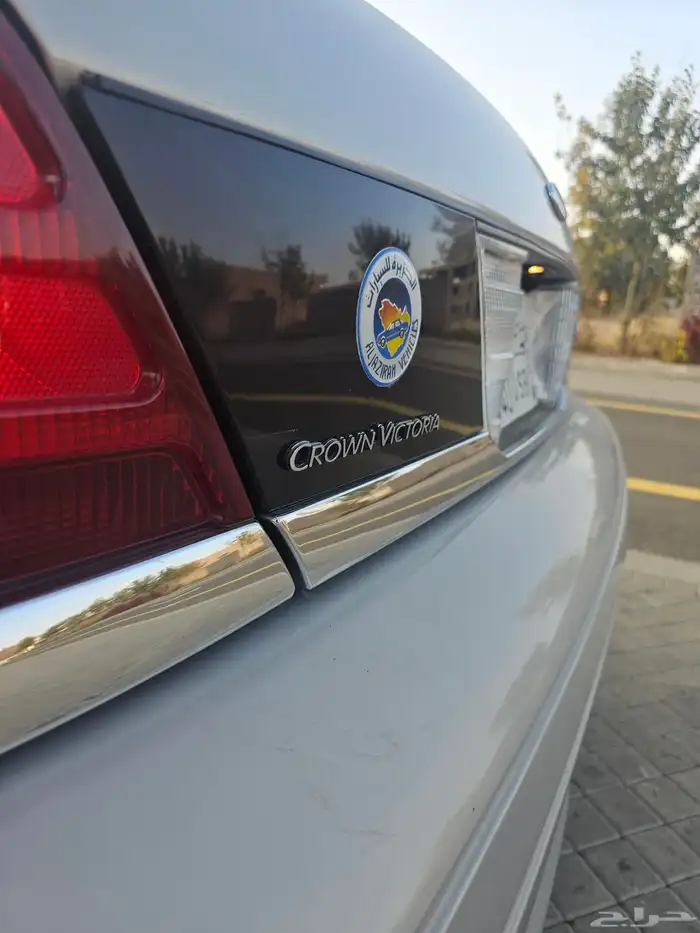 فورد فكتوريا ماشي 80 ألف لون سمني 2011 26