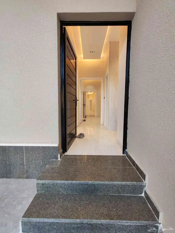 للبيع دور ارضي 6 غرف بحوش مدخل مستقل مقابل نادي ضمك 5