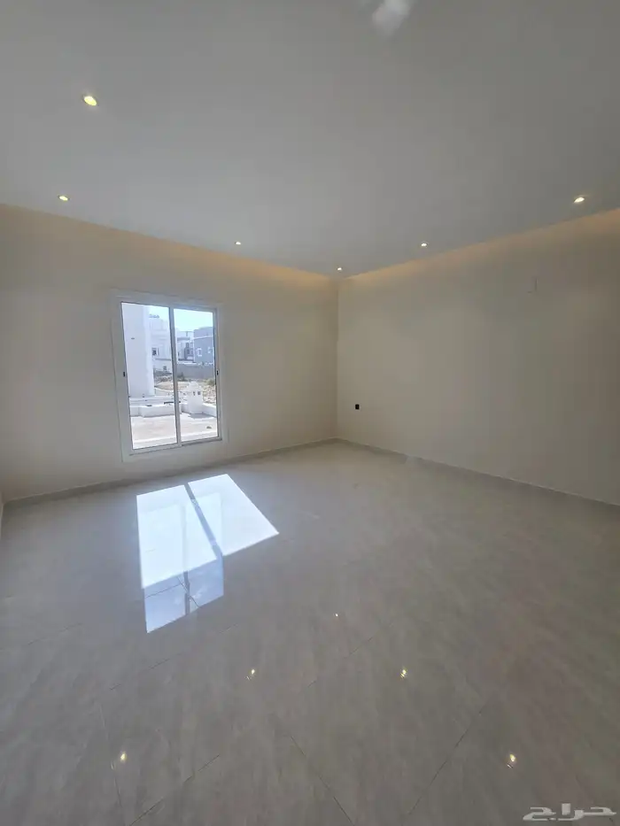 للبيع فيلا دورين وملحق كامل خدمات 7 غرف نوم 18