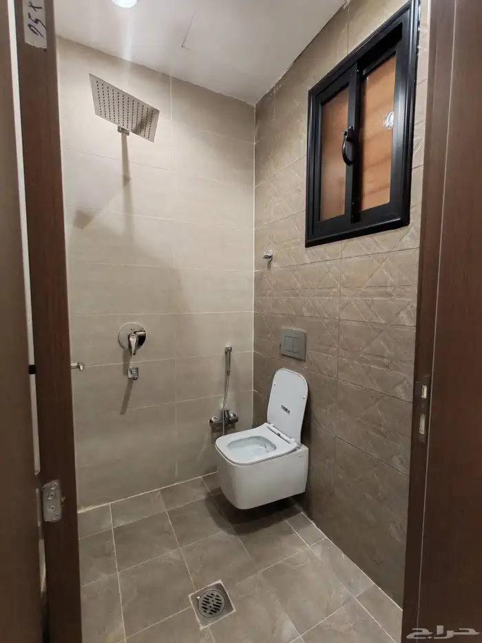 للبيع بأبها شقق تمليك علوي ب 500 الف بسطح خاص ومصعد شغال 15