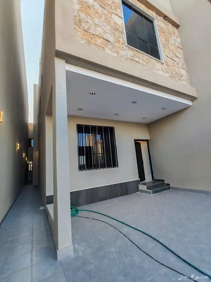 للبيع دور ارضي 6 غرف بحوش مدخل مستقل مقابل نادي ضمك 3