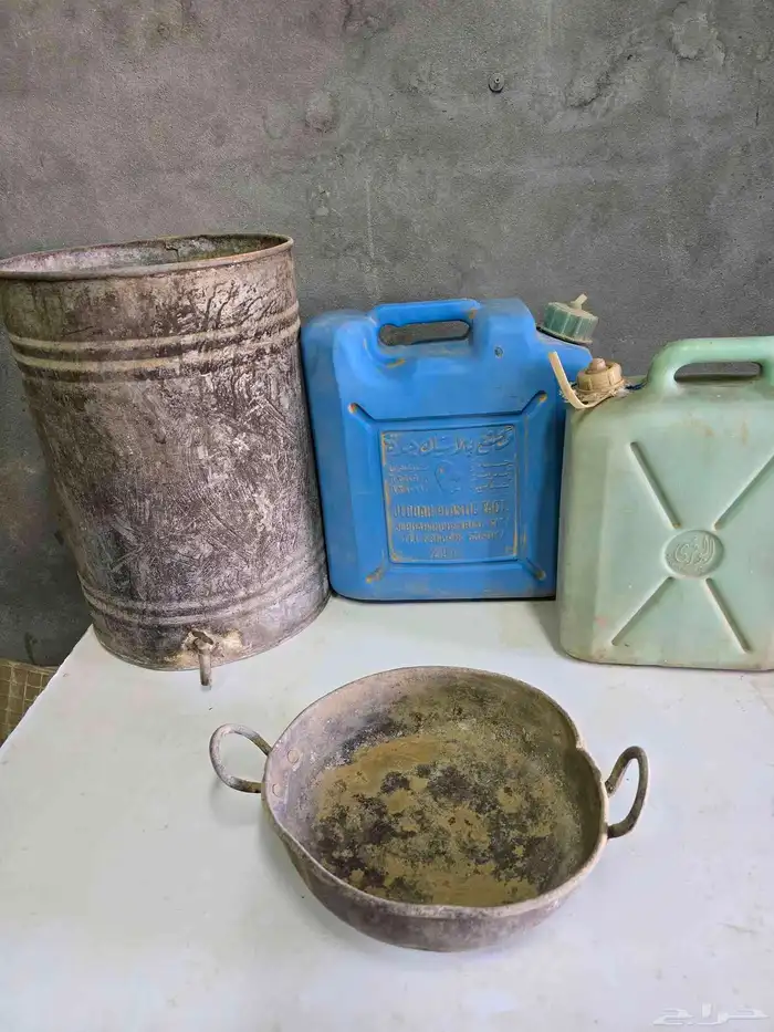 تراث حنفية قديمة 30لتر تقريبا مع هوز . 2 جركن ماء صحفة 0