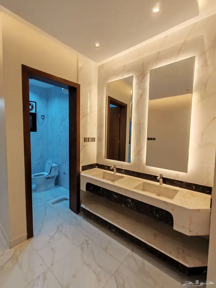 للبيع دور ارضي 6 غرف بحوش مدخل سياره شمال الخميس 10