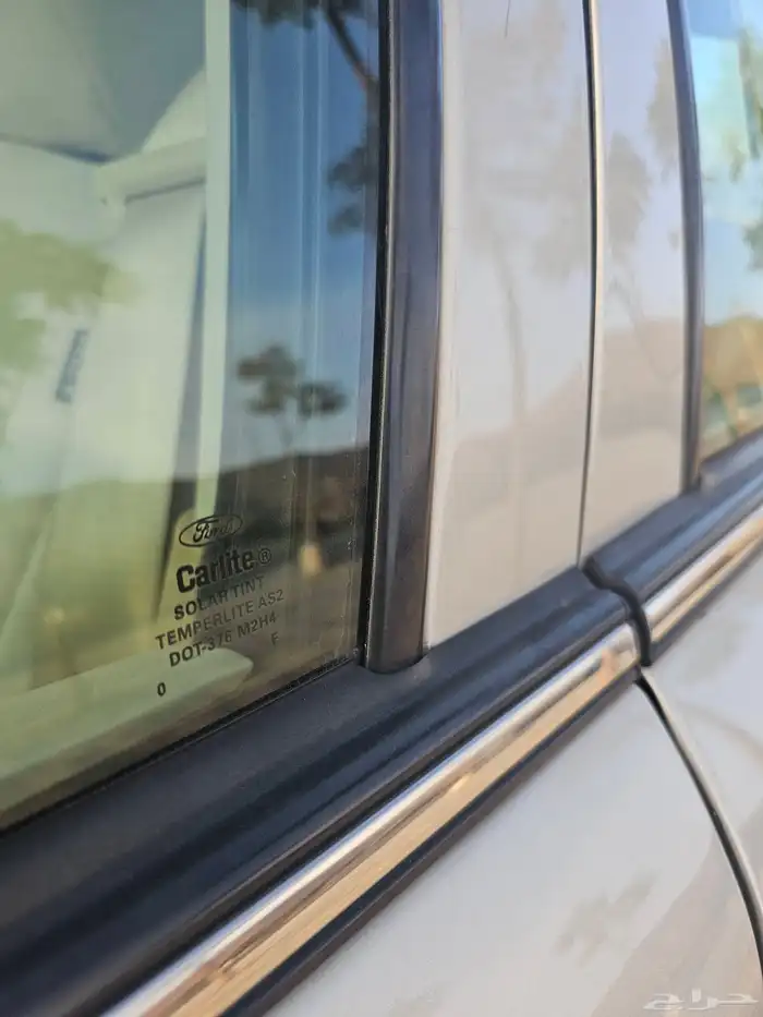 فورد فكتوريا ماشي 80 ألف لون سمني 2011 11