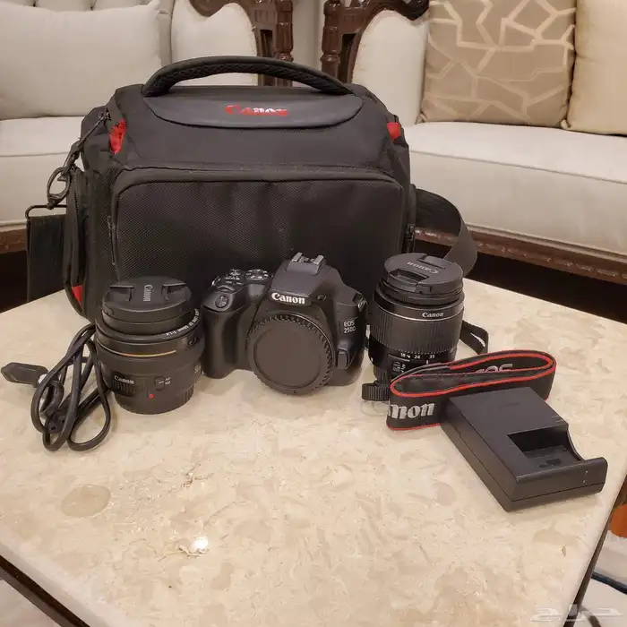 كاميرا كانون 250D 0