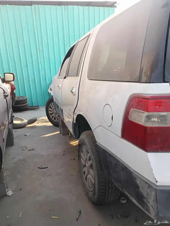 اكسبديشن 2012 للبيع قطع غيار تشليح 1