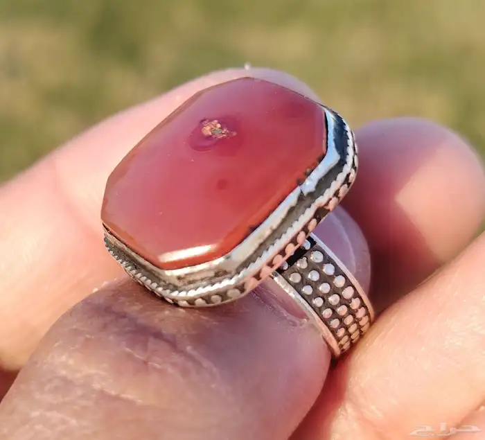 خاتم فضه بحجر عقيق قديم ممير المقاس 23 0