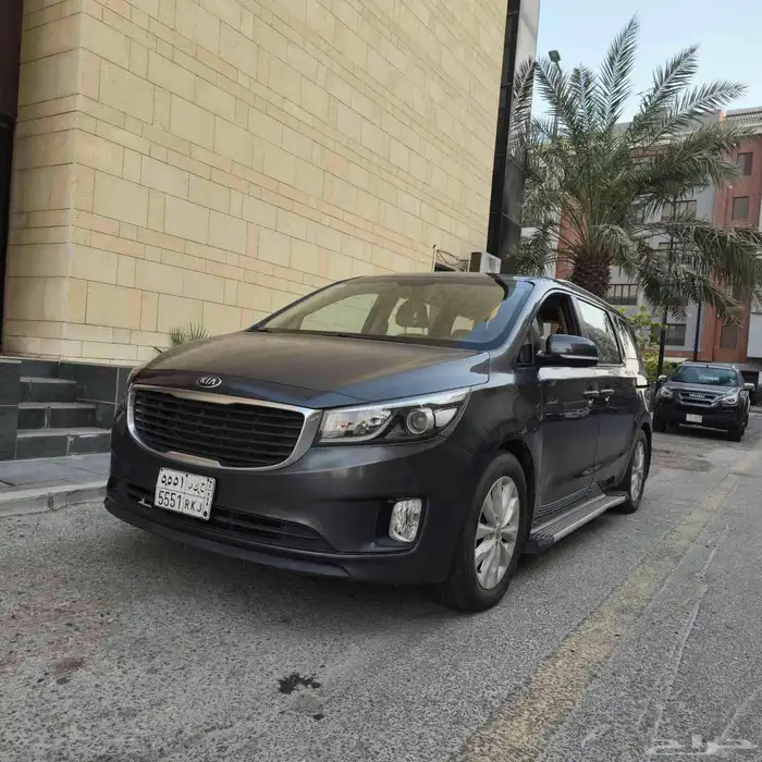 افضل سيارة عائلية كيا كارنفال 2016 0