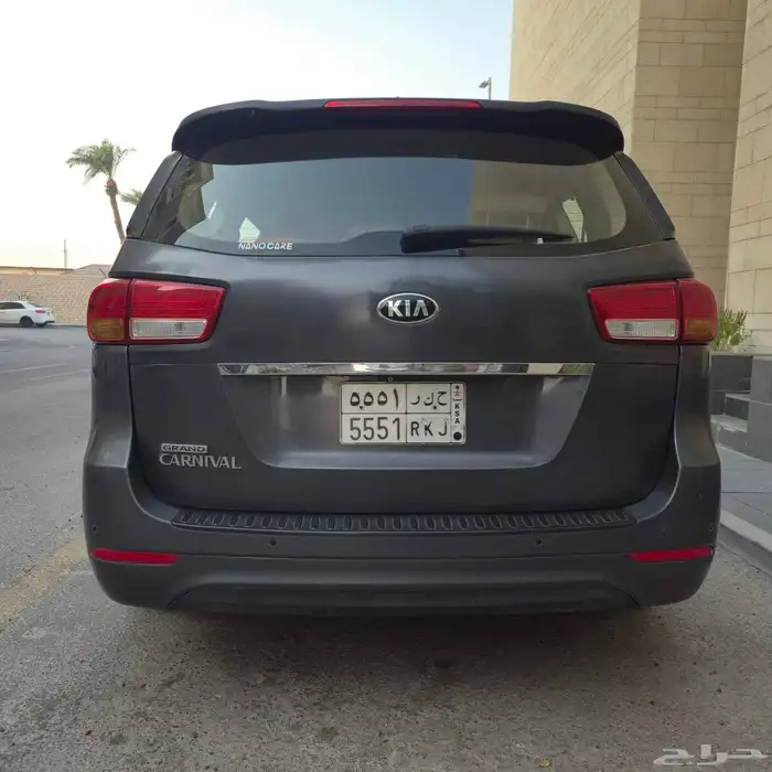 افضل سيارة عائلية كيا كارنفال 2016 3