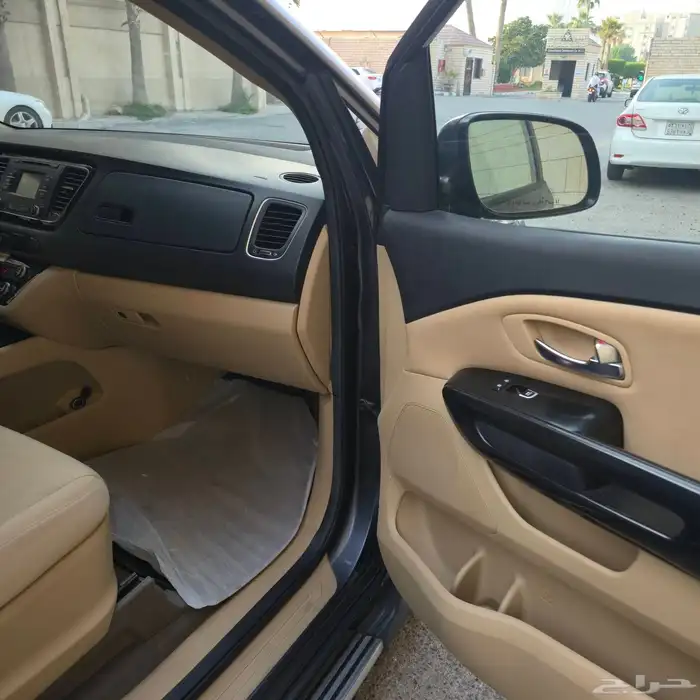 افضل سيارة عائلية كيا كارنفال 2016 13