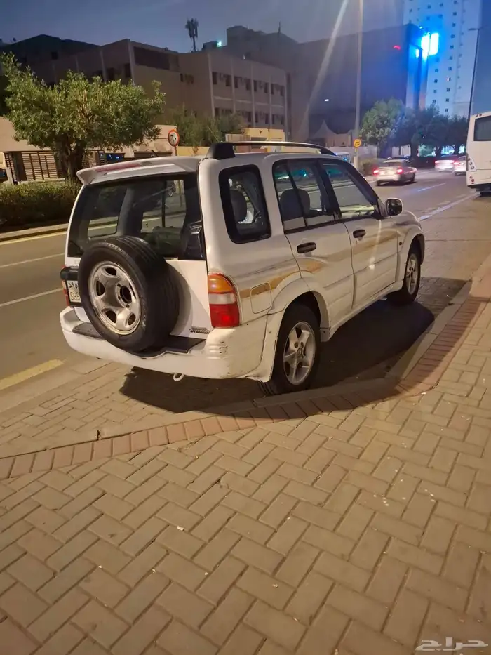 سوزوكي جراند فيتارا موديل 2000 4سلندر للبيع المطلوب 9الاف 0