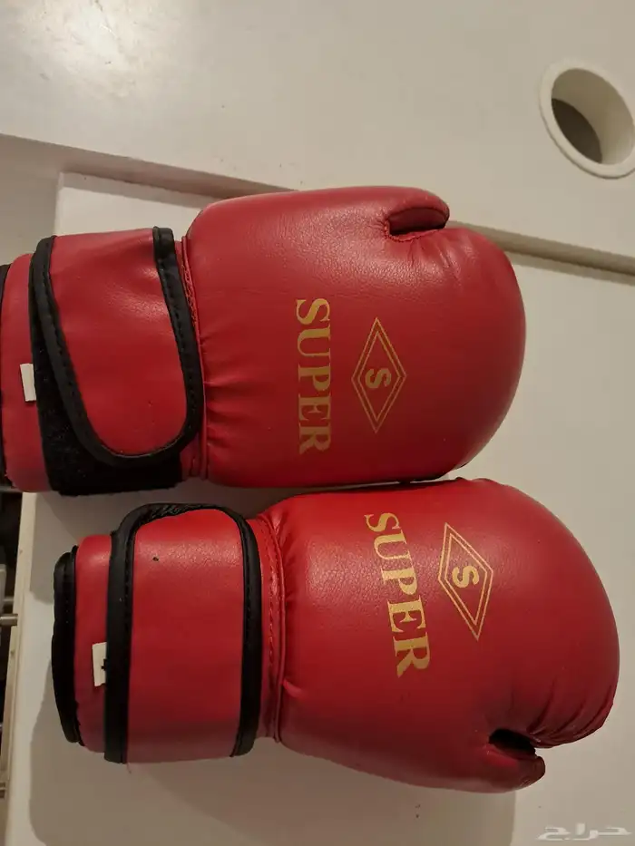 قفازات ملاكمة استخدام 3 اسابيع فقط ب 20ريال 1