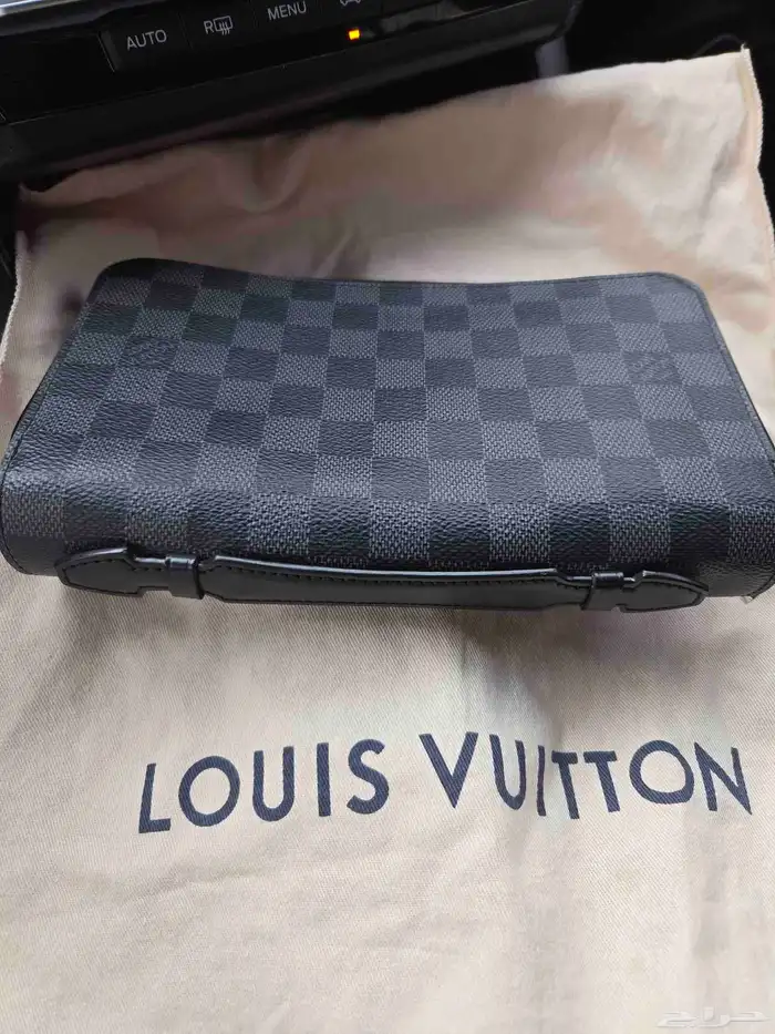 شنطة يدوية رجالية من لوي فيتو LV handbag 2