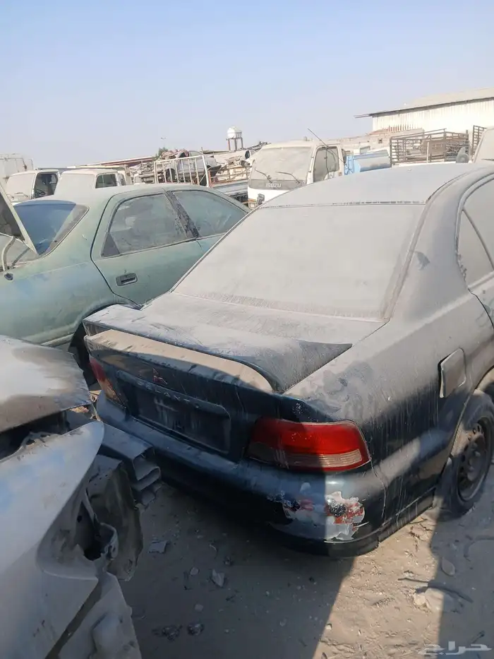 ميتسوبيشي جرانديز 2001 1