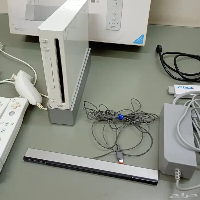 نينتيدو Wii مهكر 143 لعبة و كنترولات يشغل قيم كيوب مع كرتونه 2