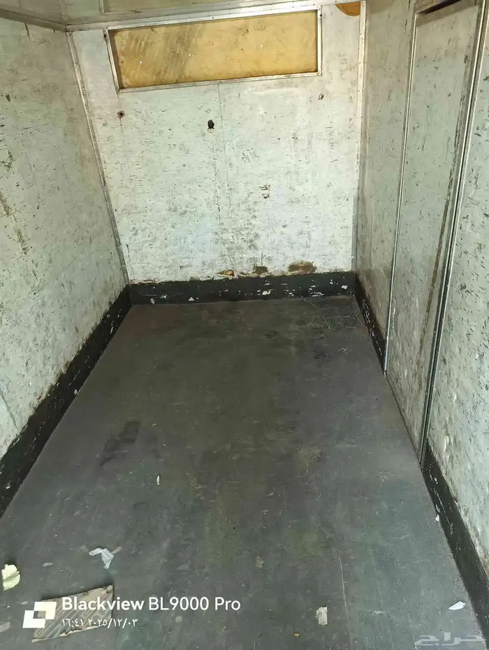 للبيع صندوق ثلاثه حافضه 4متر دينا 4