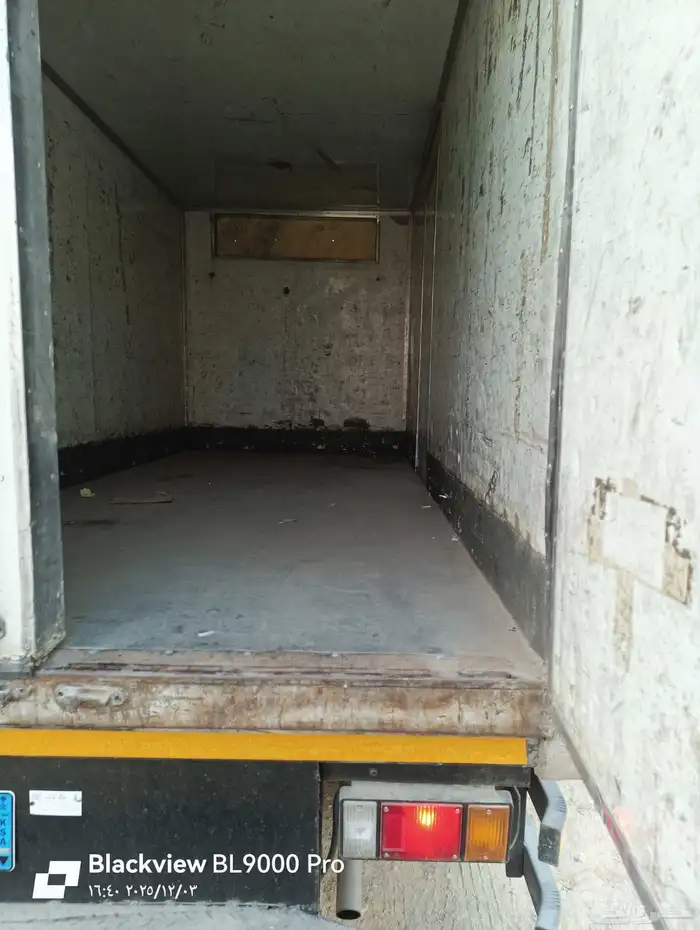 للبيع صندوق ثلاثه حافضه 4متر دينا 7