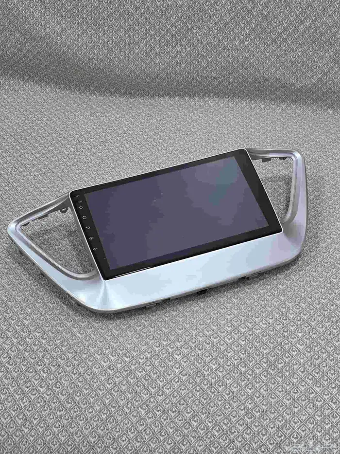 شاشة هيونداي أكسنت 2023 (بحالة جديدة) مع الفريم و كاميرا خلف 1