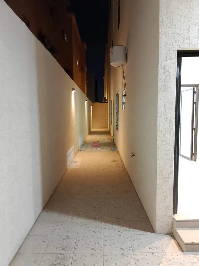 للبيع شقه دوبلكس بالدمام حي 91 بدر جديده 760 الف فقط 6 غرف 3