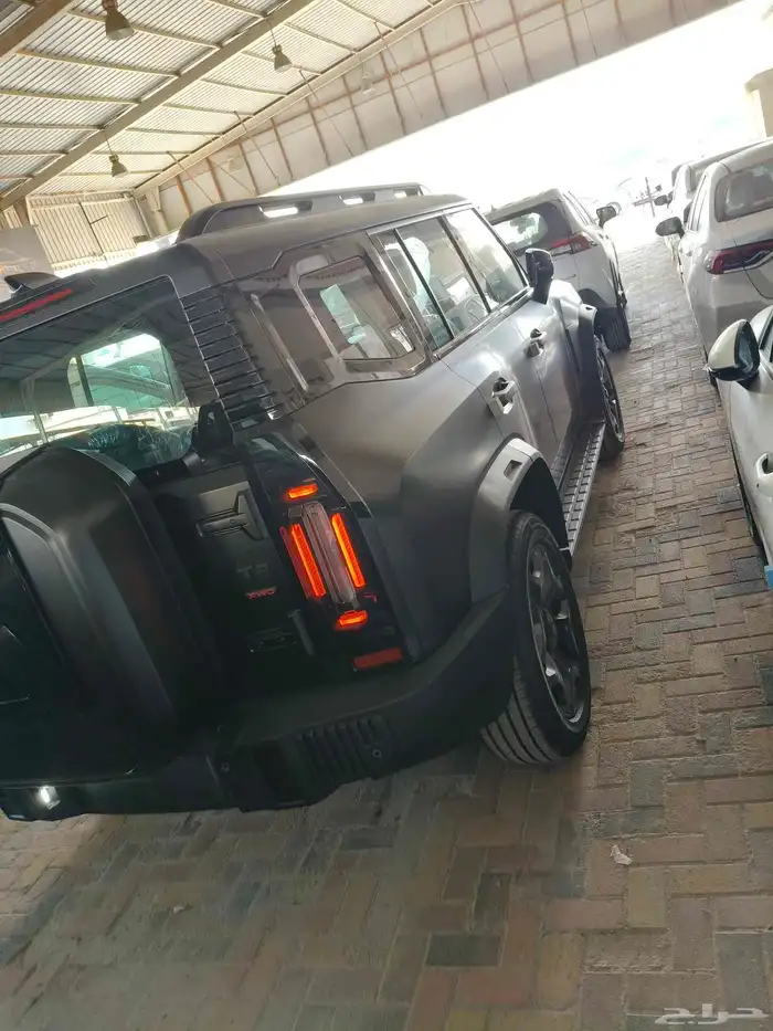 جيتور T2 لاكجري 2026 اسود مطفي اخر حبه في العرض 7