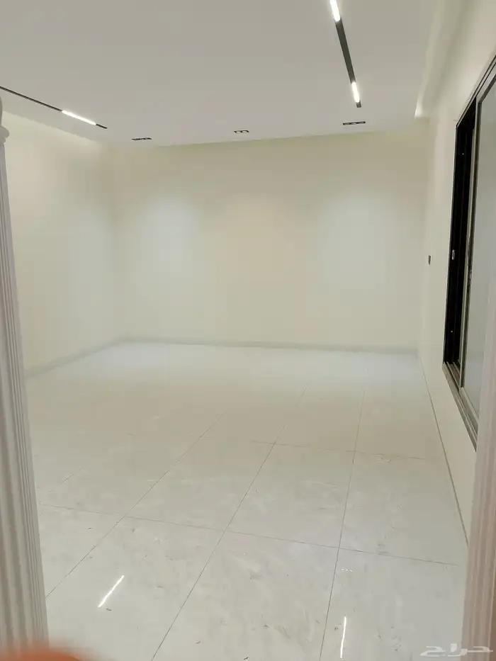 للبيع شقه دوبلكس بالدمام حي 91 بدر جديده 760 الف فقط 6 غرف 8