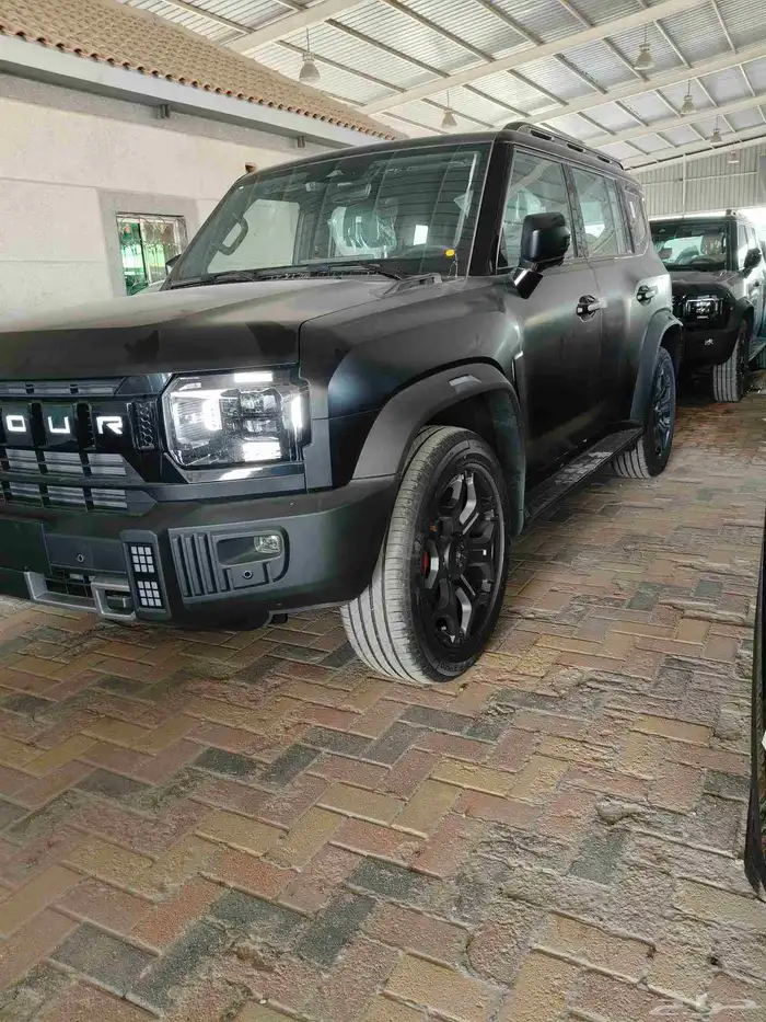 جيتور T2 لاكجري 2026 اسود مطفي اخر حبه في العرض 5