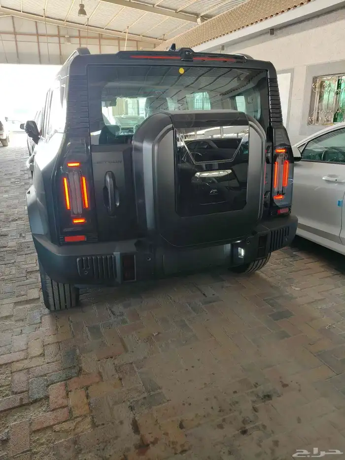 جيتور T2 لاكجري 2026 اسود مطفي اخر حبه في العرض 6