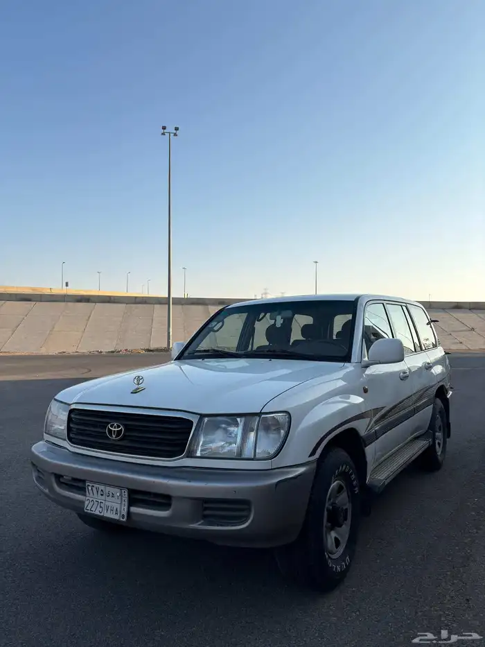 للبيع جكسار مخزن 2001 عداد سعودي 0