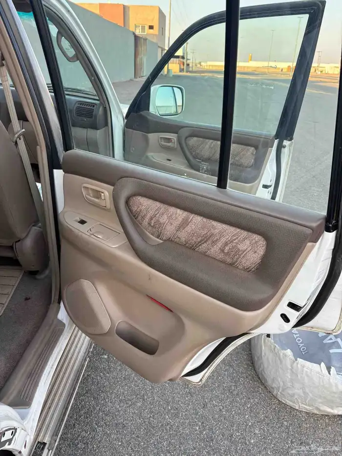 للبيع جكسار مخزن 2001 عداد سعودي 23