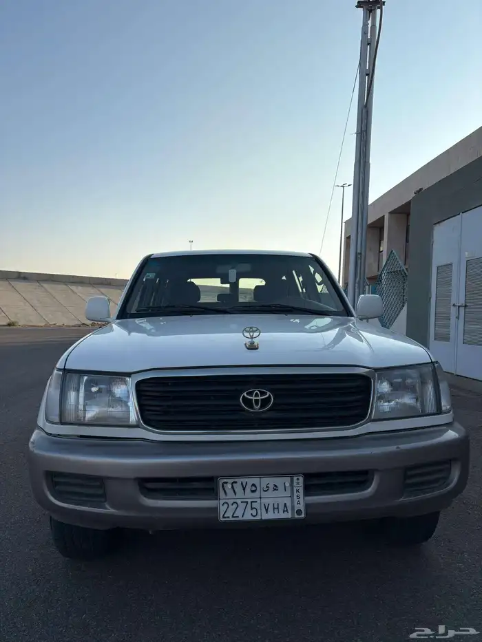 للبيع جكسار مخزن 2001 عداد سعودي 1