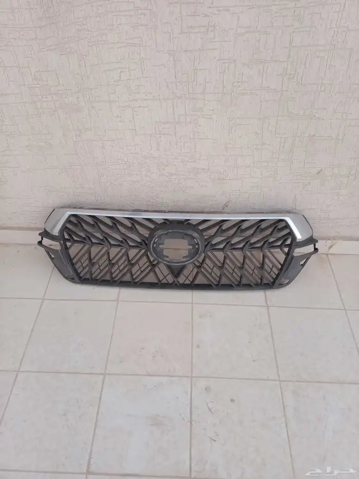 صدام امامي جيب لاند كروزر 2017 GXR على السوم 1