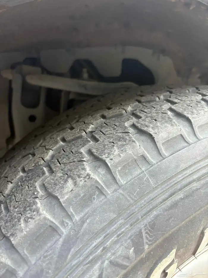 للبيع جكسار مخزن 2001 عداد سعودي 45