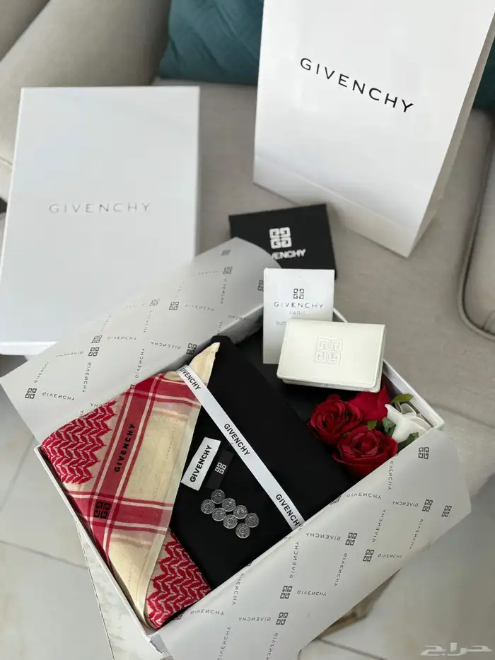 متوفر شنط وشوازوشوازات جمله وقطاعي بسعر خيالي مطلوب متسوقات 10