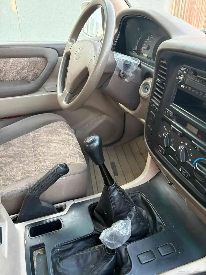 للبيع جكسار مخزن 2001 عداد سعودي 19