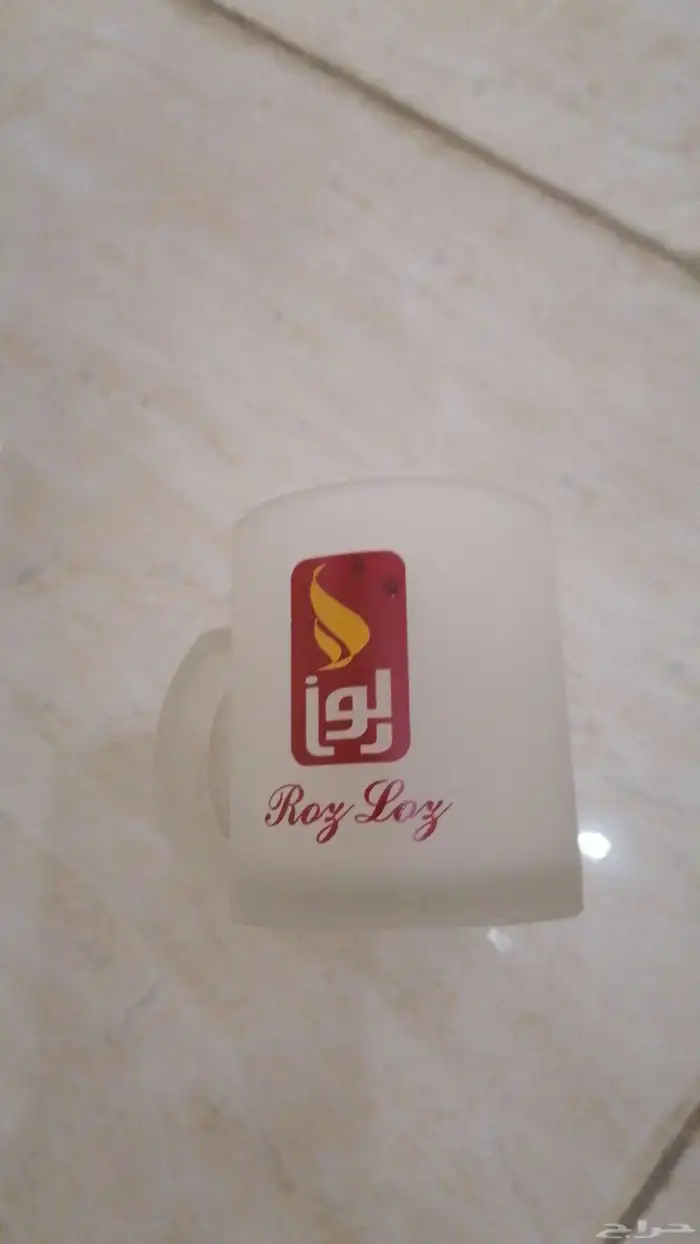 غرفة نوم وشاشة تلفزيون وجهاز جري ومكنسة ومكةاة 11