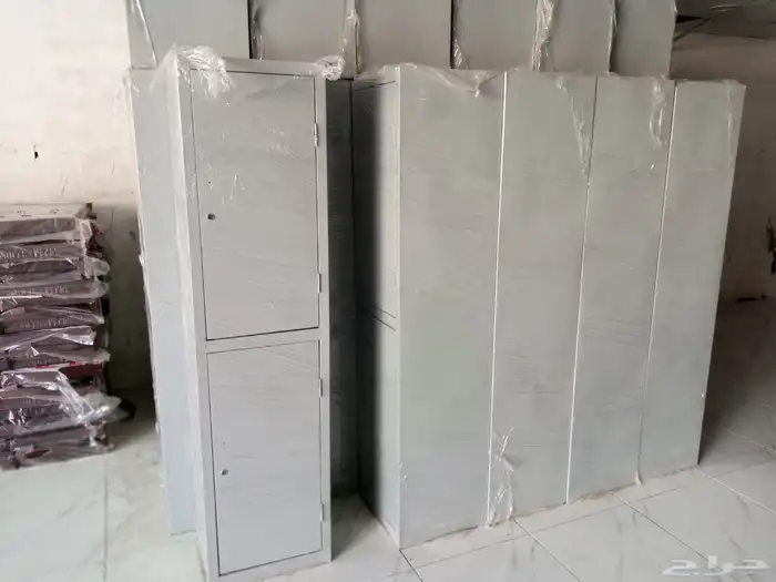 يوجدلدينا الدواليب حديد أبو باب بابين 3باب 4باب 5باب و6باب 9