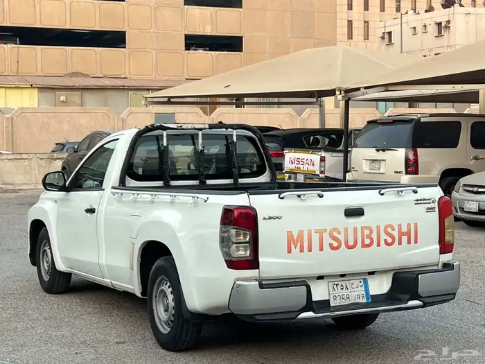 متسوبيشي بيكب غماره L200 العدد حبتين 2020 2021 16