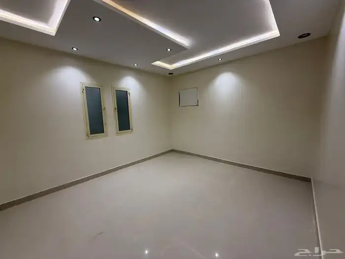 فيلا درج صالة و شقتين زاوية مقابل مسجد و مرفق 350 متر 18