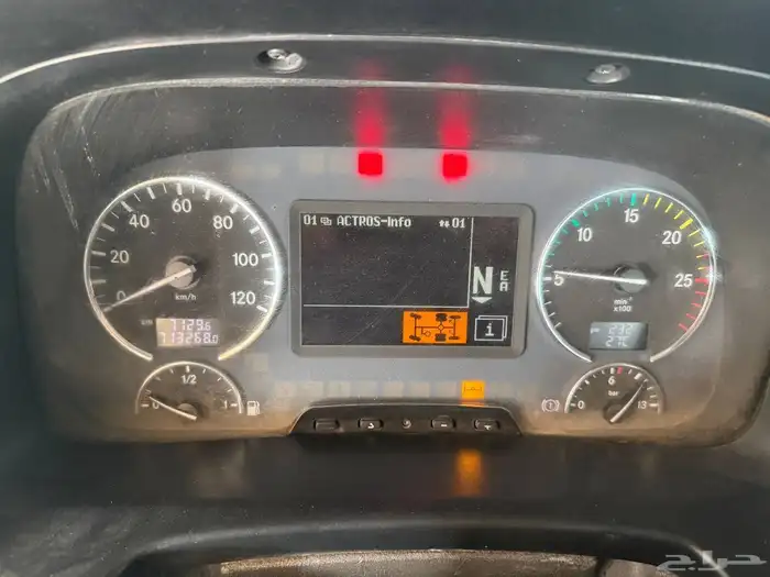 للبيع شاحنة مرسيدس أكتروس الموديل 2011 8