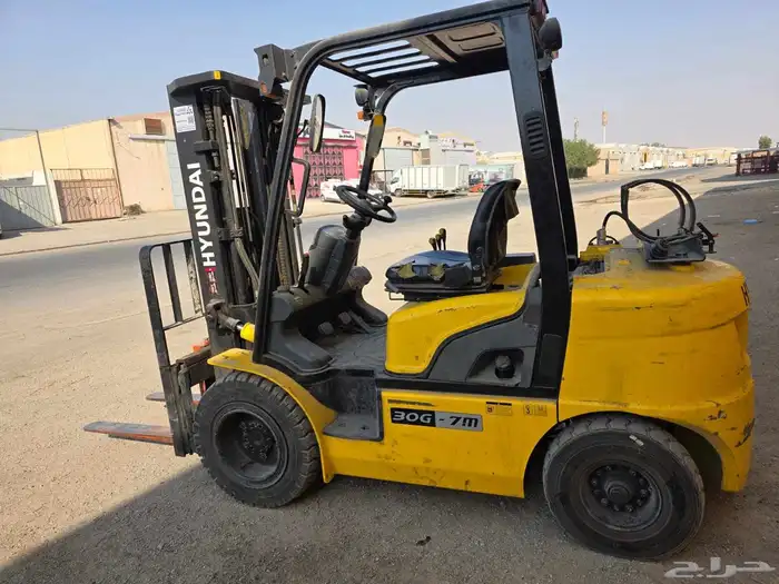 رافعة فوركلفت هونداي موديل 2016 3طن ارتفاع 5متر 9
