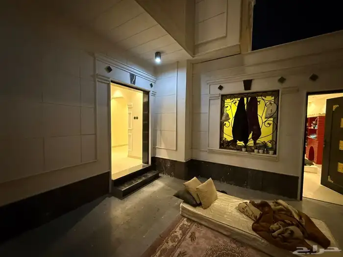 فيلا درج صالة و شقتين زاوية مقابل مسجد و مرفق 350 متر 4